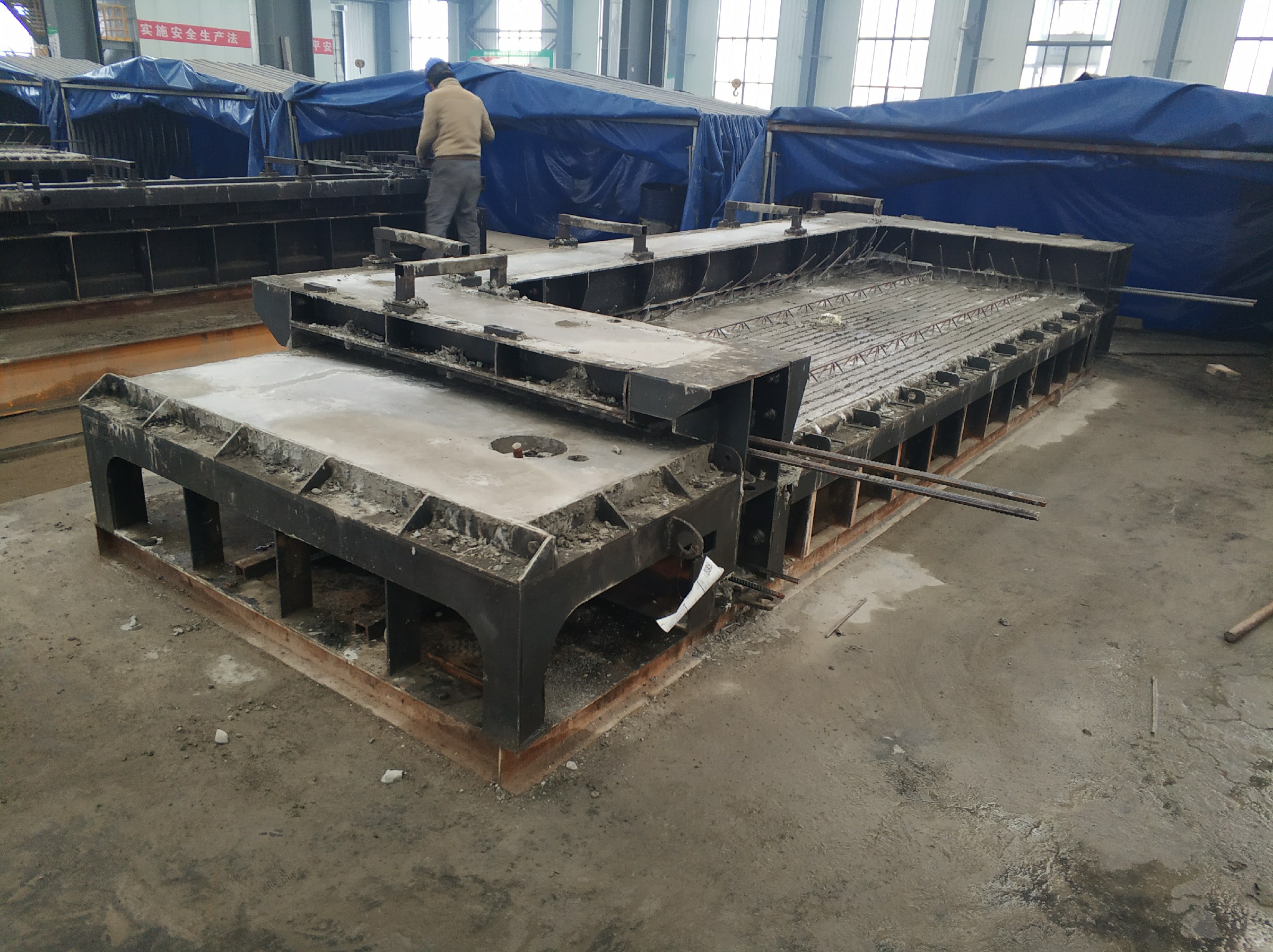 預(yù)制陽臺(tái)板模具1.jpg